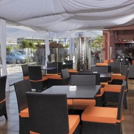 Marola Park Apartament *