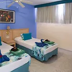 Marola Park 아파트 플라야데라스아메리카스